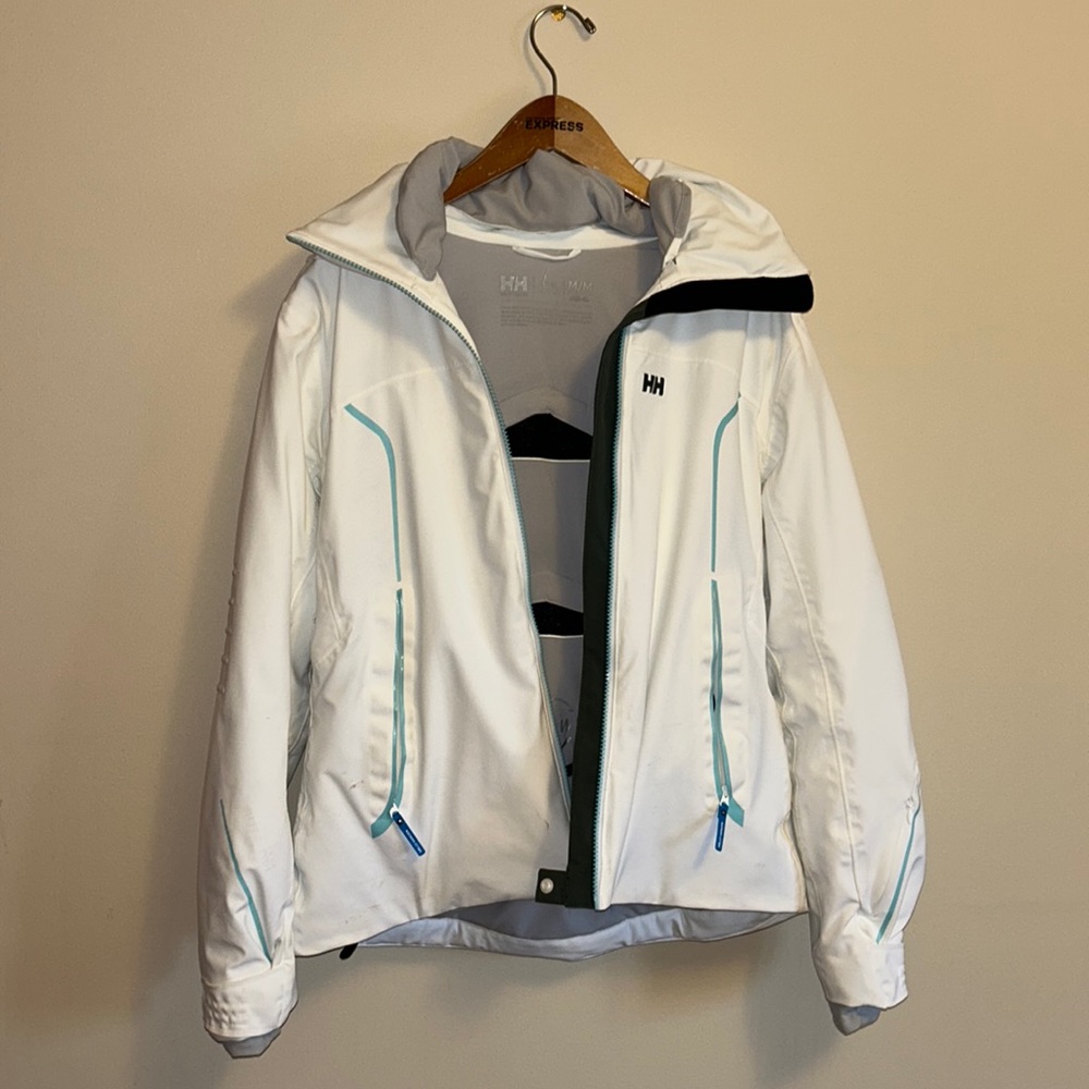 Helly Hanson white skit jacket, size medium🤍